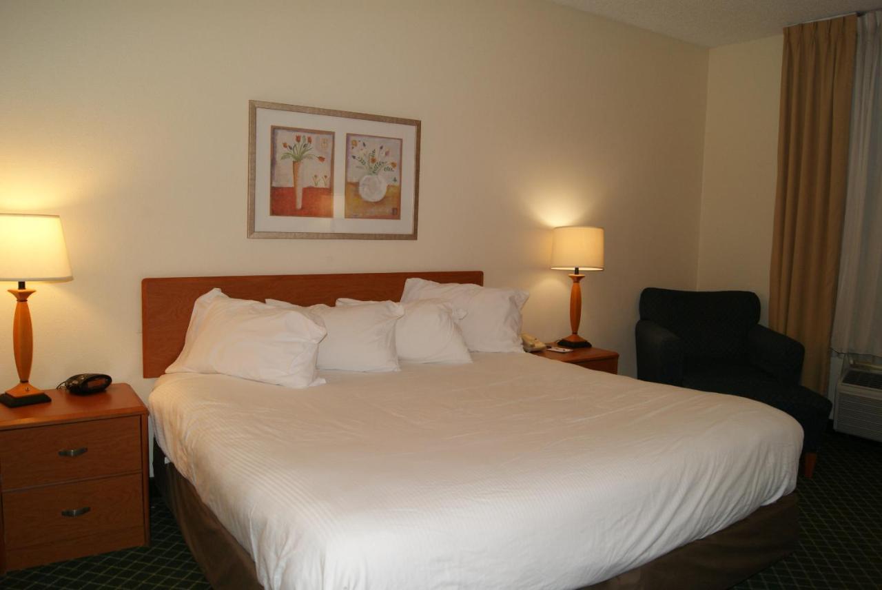 Baymont By Wyndham Coon Rapids Hotel Ngoại thất bức ảnh